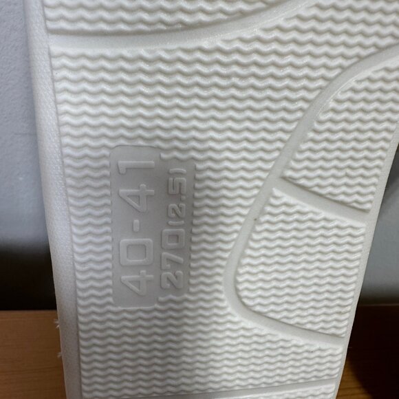 Retro Smiley Plush Slippers – Cream & Blue | NWT | Size 40–41 - Picture 4 of 4